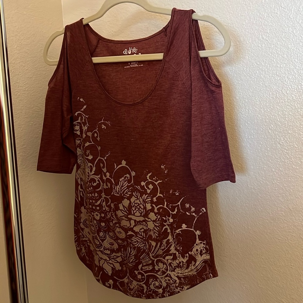 Mudd cold shoulder top